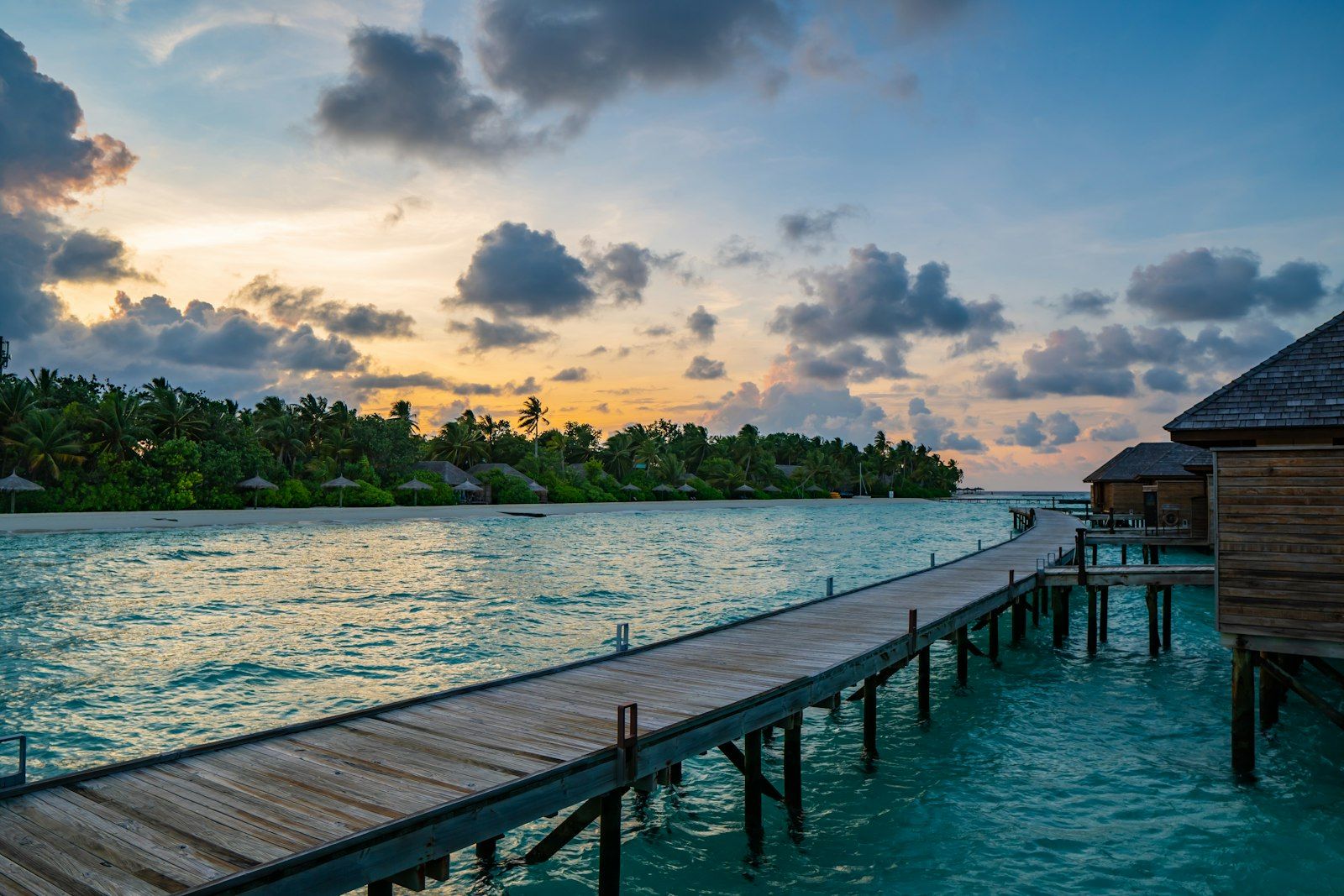 Maldives Sunset Dinner — Maldives Honeymoon Sandbank